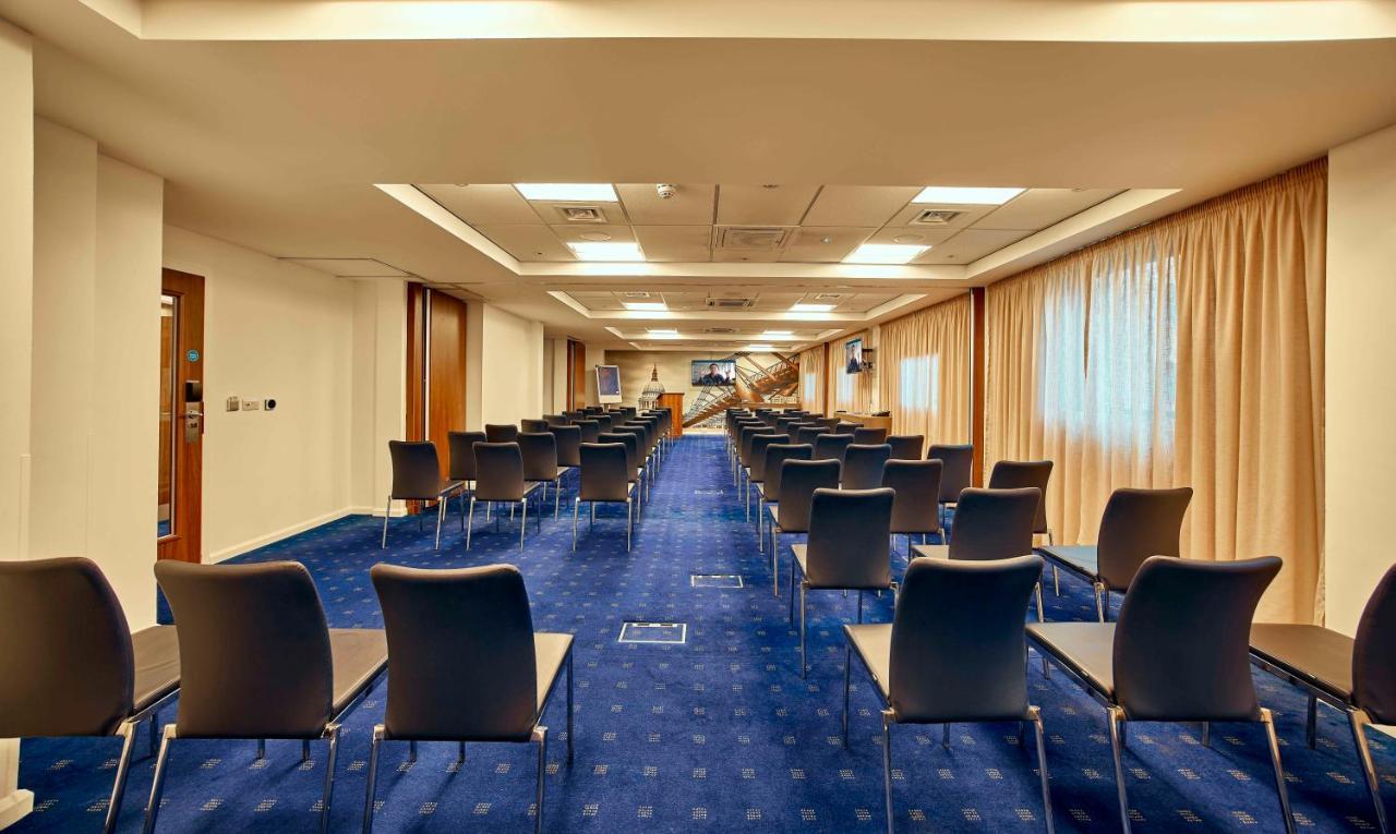 Holiday Inn Express London Stratford By Ihg Exterior foto