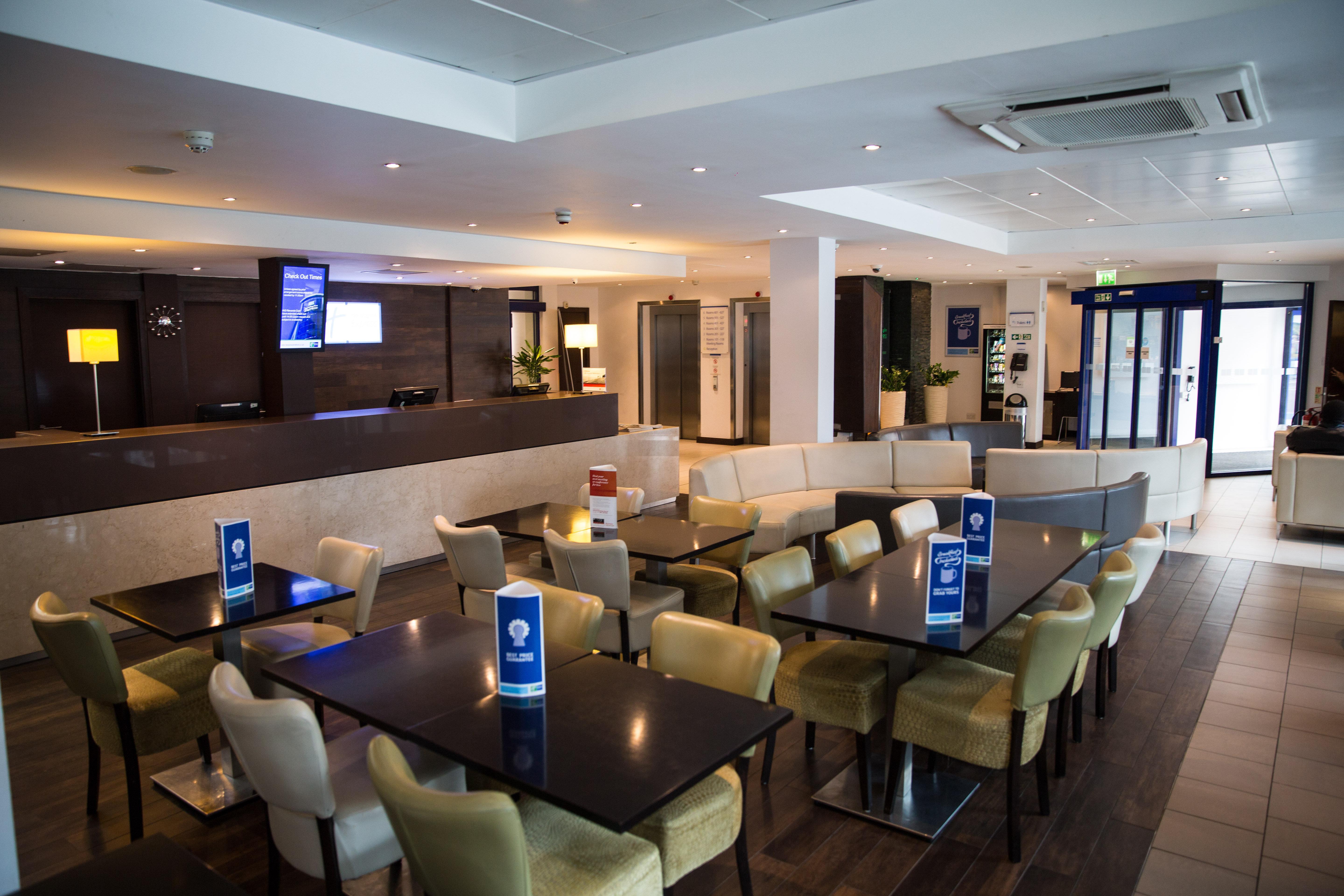 Holiday Inn Express London Stratford By Ihg Exterior foto