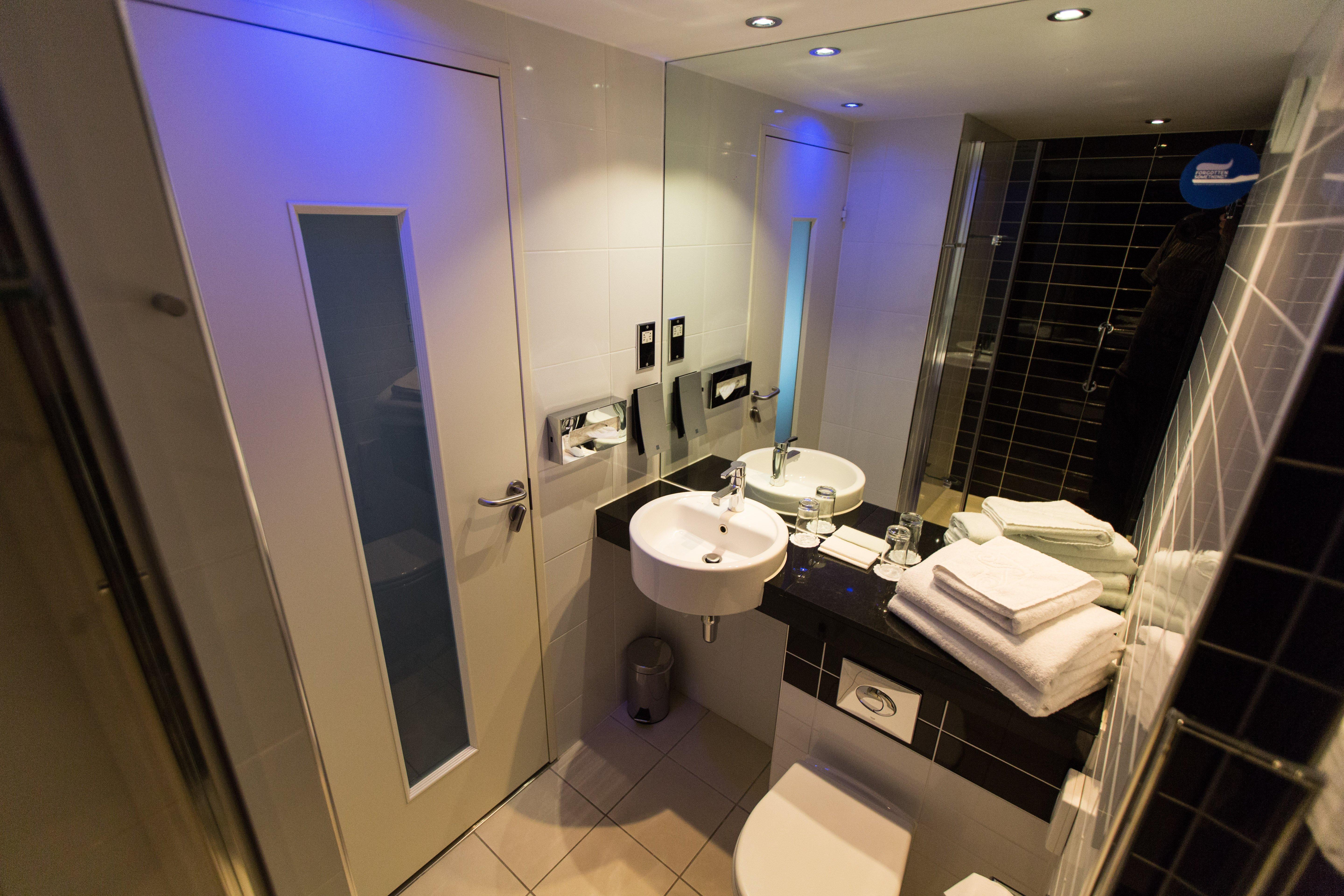 Holiday Inn Express London Stratford By Ihg Exterior foto