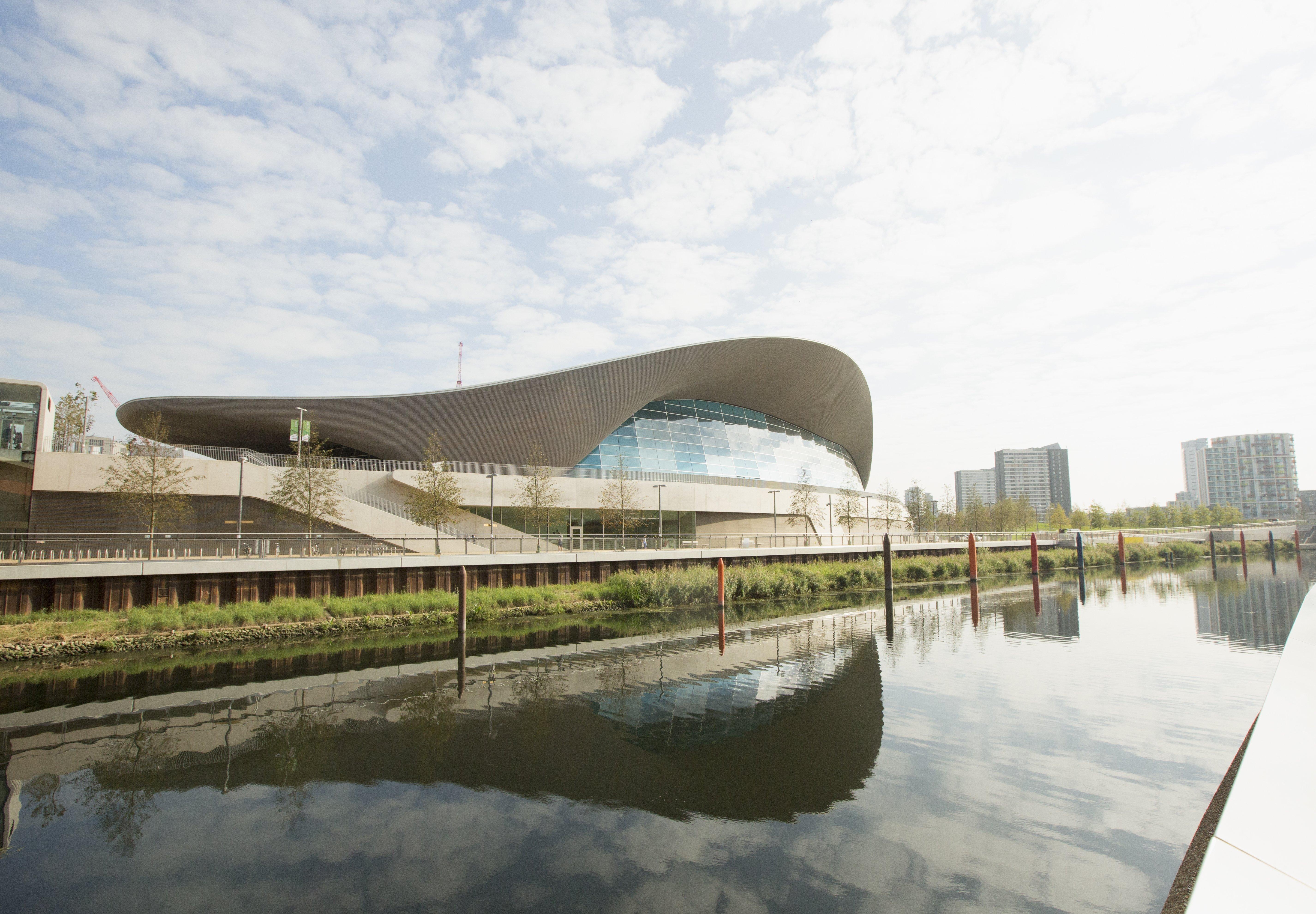 Holiday Inn Express London Stratford By Ihg Exterior foto