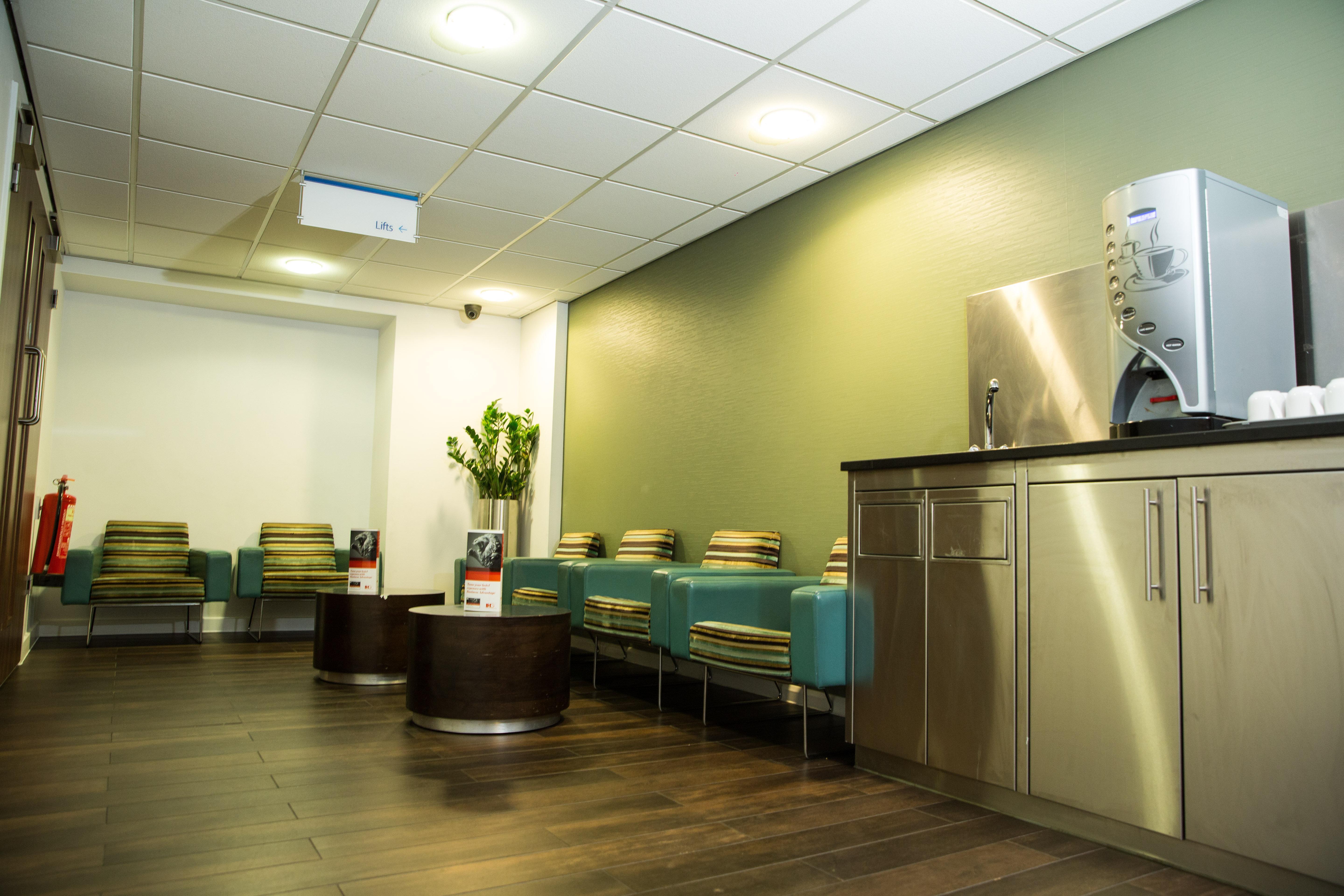 Holiday Inn Express London Stratford By Ihg Exterior foto